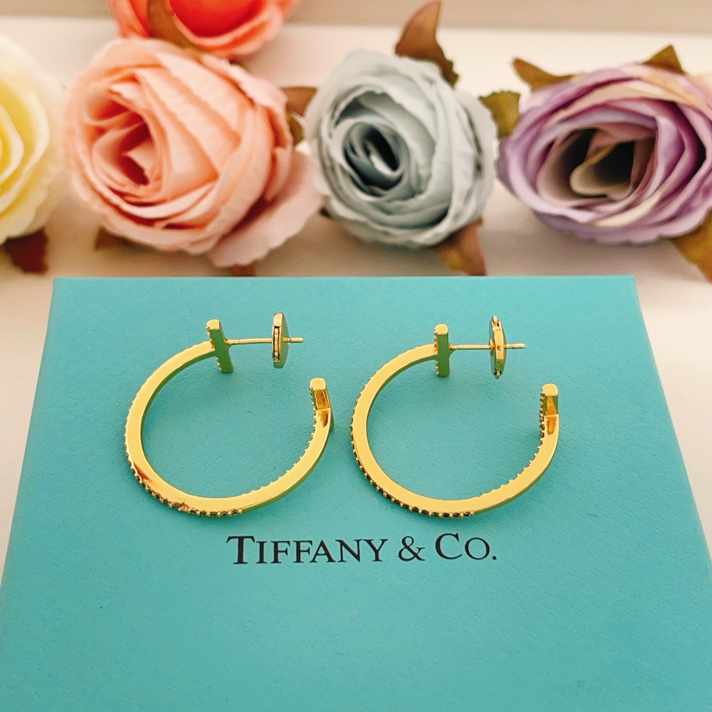 Tiffany Co T Wire Hoop earrings 18k yellow gold with clear diamond pave 25mm hoop diameter