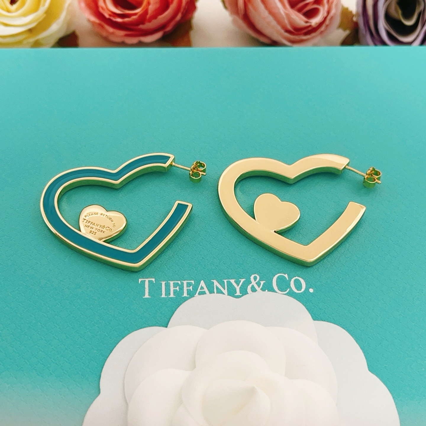 Tiffany Co Return to Tiffany Heart Hoop earrings gold-tone metal with turquoise blue enamel 4 5cm hoop diameter