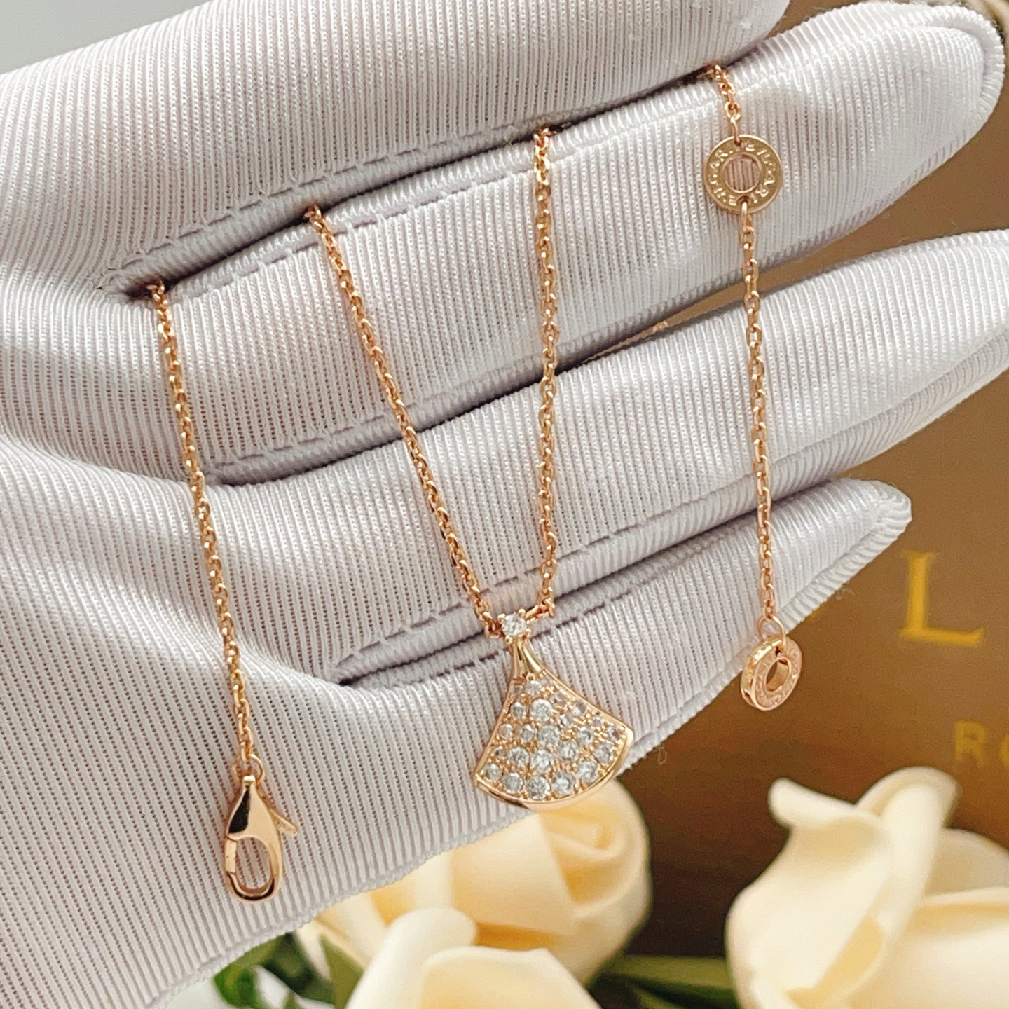 Bvlgari Divas Dream necklace rose gold clear diamond 41-43cm adjustable