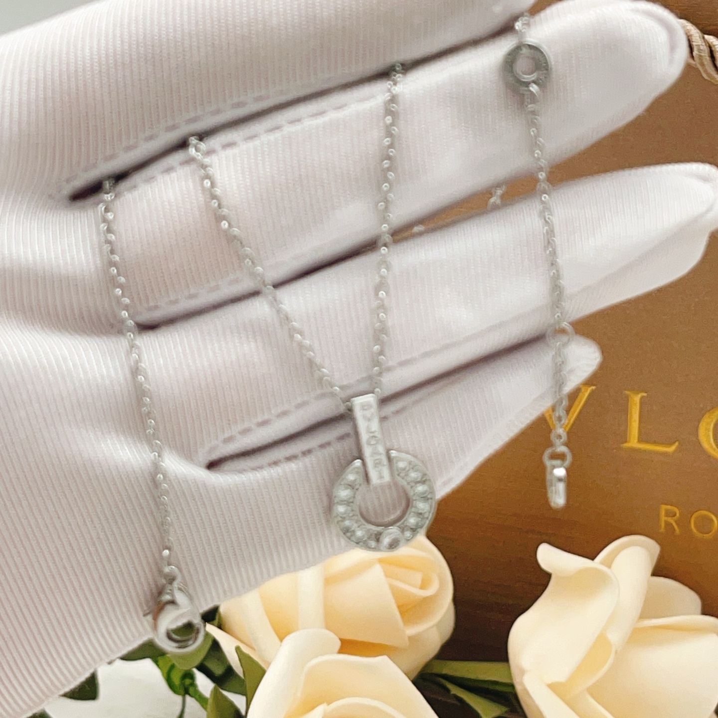 Bvlgari BVLGARIBvlgari necklace silver-toned metal with clear pave diamonds rose gold-toned metal with clear pave diamonds 40-45cm adjustable