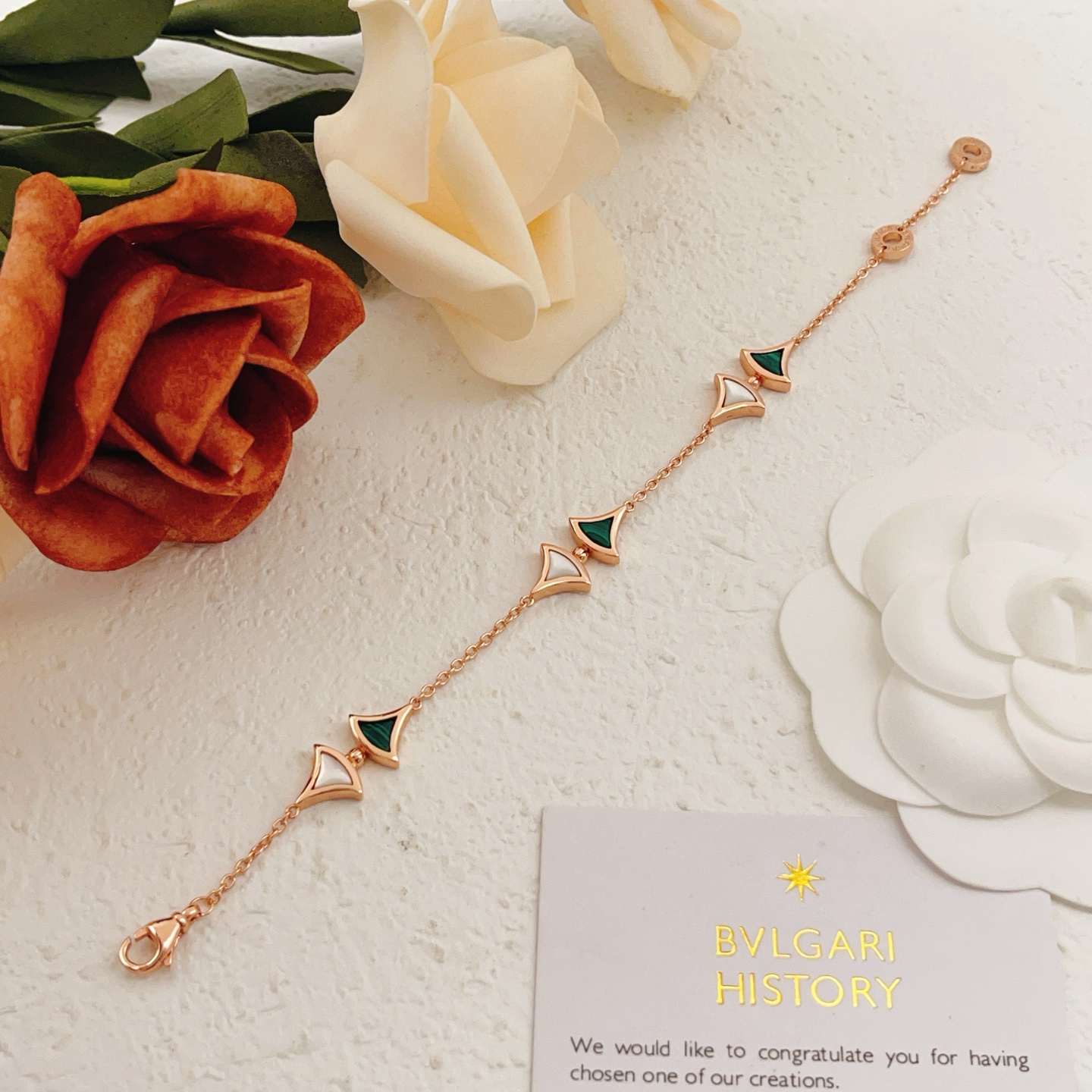 Bvlgari Divas Dream bracelet Rose gold with green malachite and white mother-of-pearl 17cm