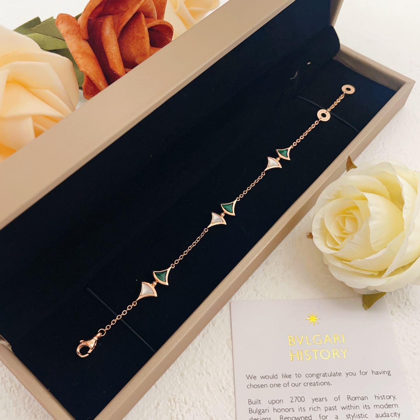 Bvlgari Divas Dream bracelet Rose gold with green malachite and white mother-of-pearl 17cm