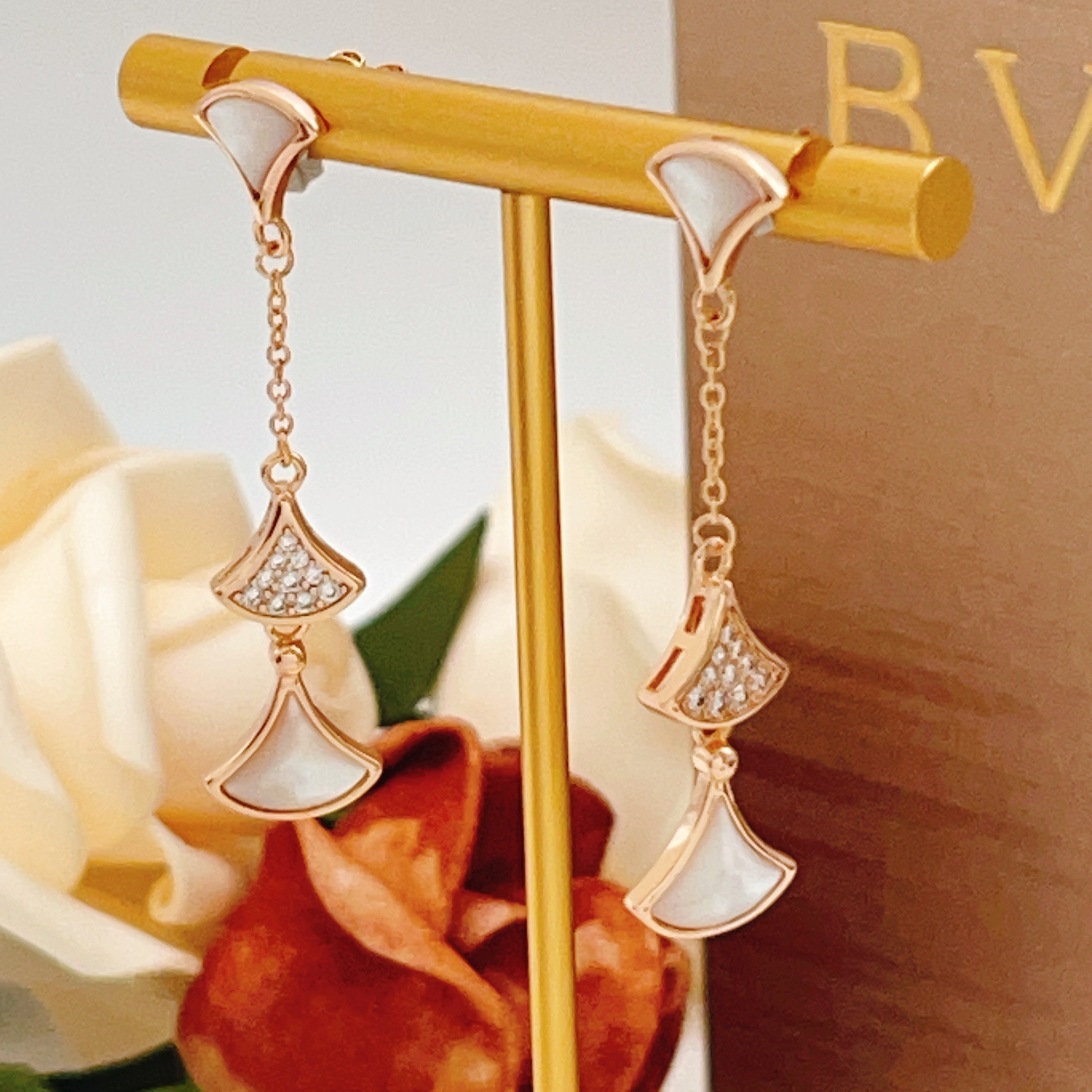 Bvlgari Divas Dream earrings Rose gold metal with white mother-of-pearl and clear pave diamonds 3 8cm drop length