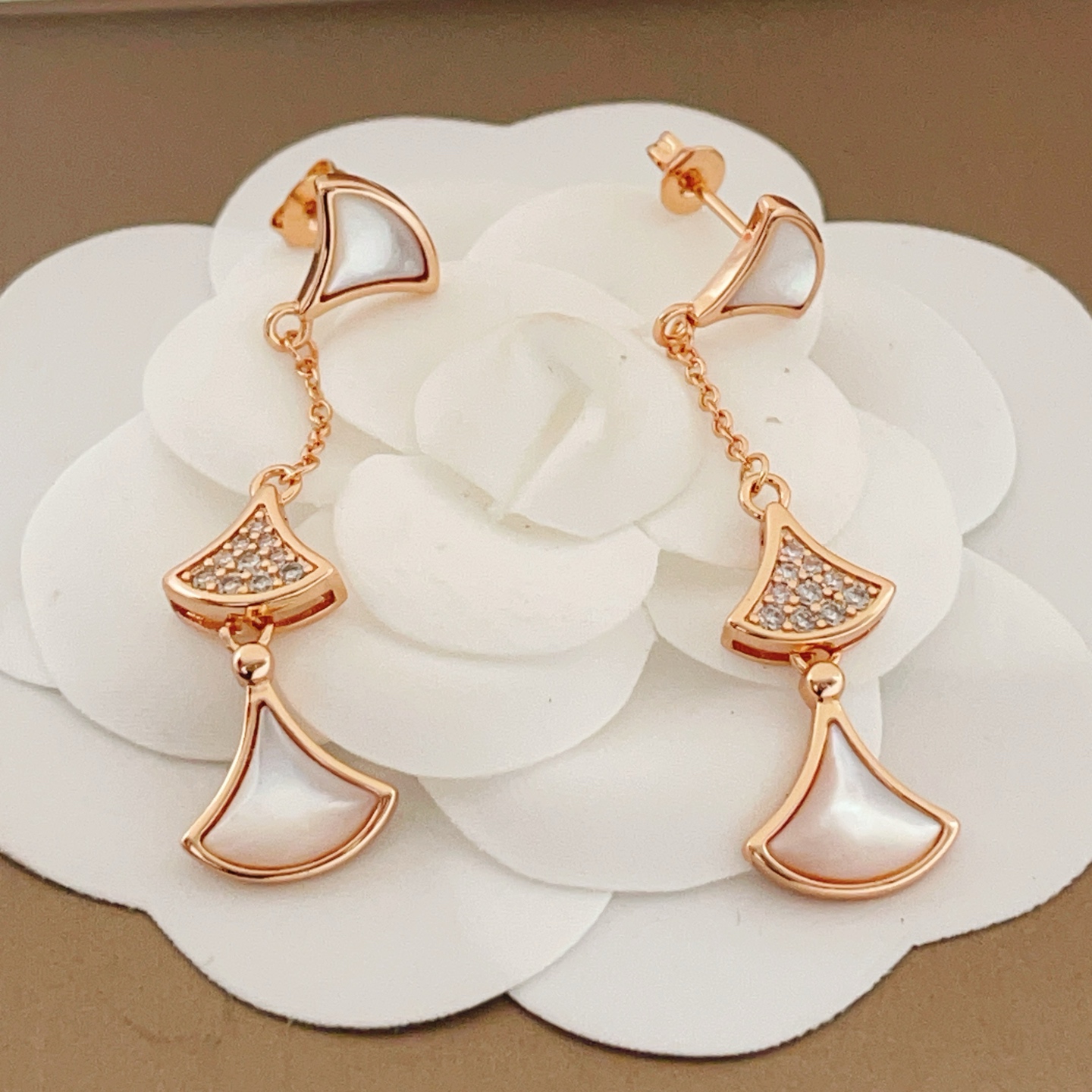 Bvlgari Divas Dream earrings Rose gold metal with white mother-of-pearl and clear pave diamonds 3 8cm drop length
