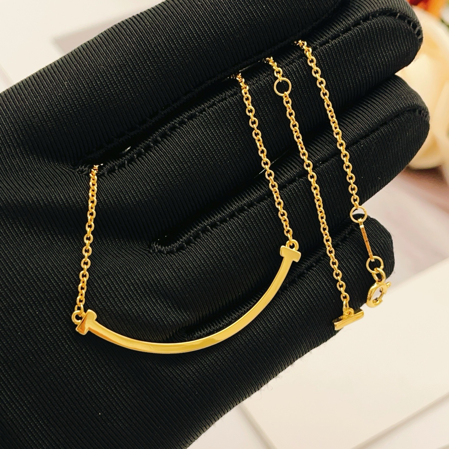 Tiffany Co T Smile necklace 18k yellow gold 18k rose gold sterling silver no gemstones 40-45cm adjustable