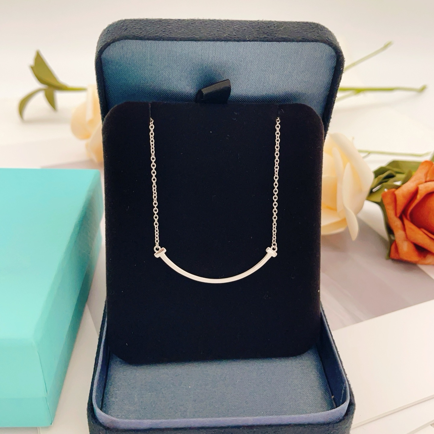 Tiffany Co T Smile necklace 18k rose gold 18k white gold 18k yellow gold no gemstones 16-18 inches adjustable