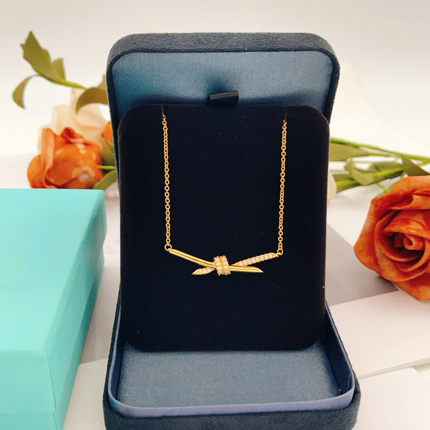 Tiffany Knot necklace Yellow gold with clear diamond accents 45cm