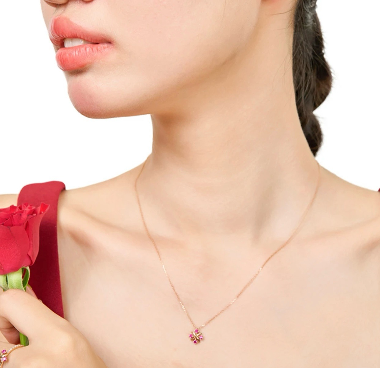 Tiffany Co Schlumberger Lynn necklace yellow gold with pink ruby gemstones 16 inches