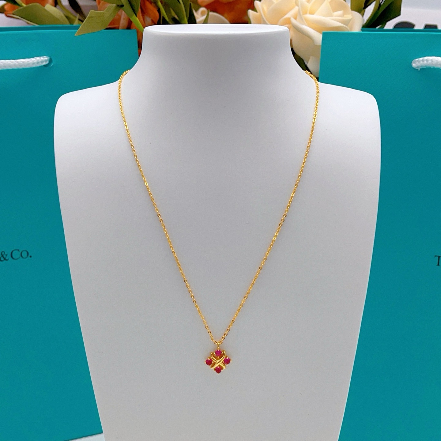 Tiffany Co Schlumberger Lynn necklace yellow gold with pink ruby gemstones 16 inches