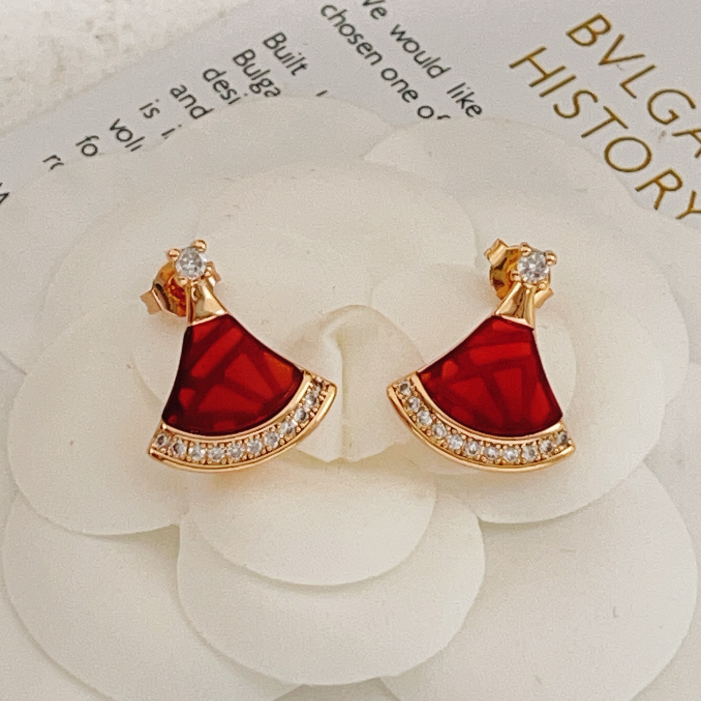 Bvlgari Divas Dream earrings rose gold metal with red carnelian and clear diamond accents 1 5cm earring length