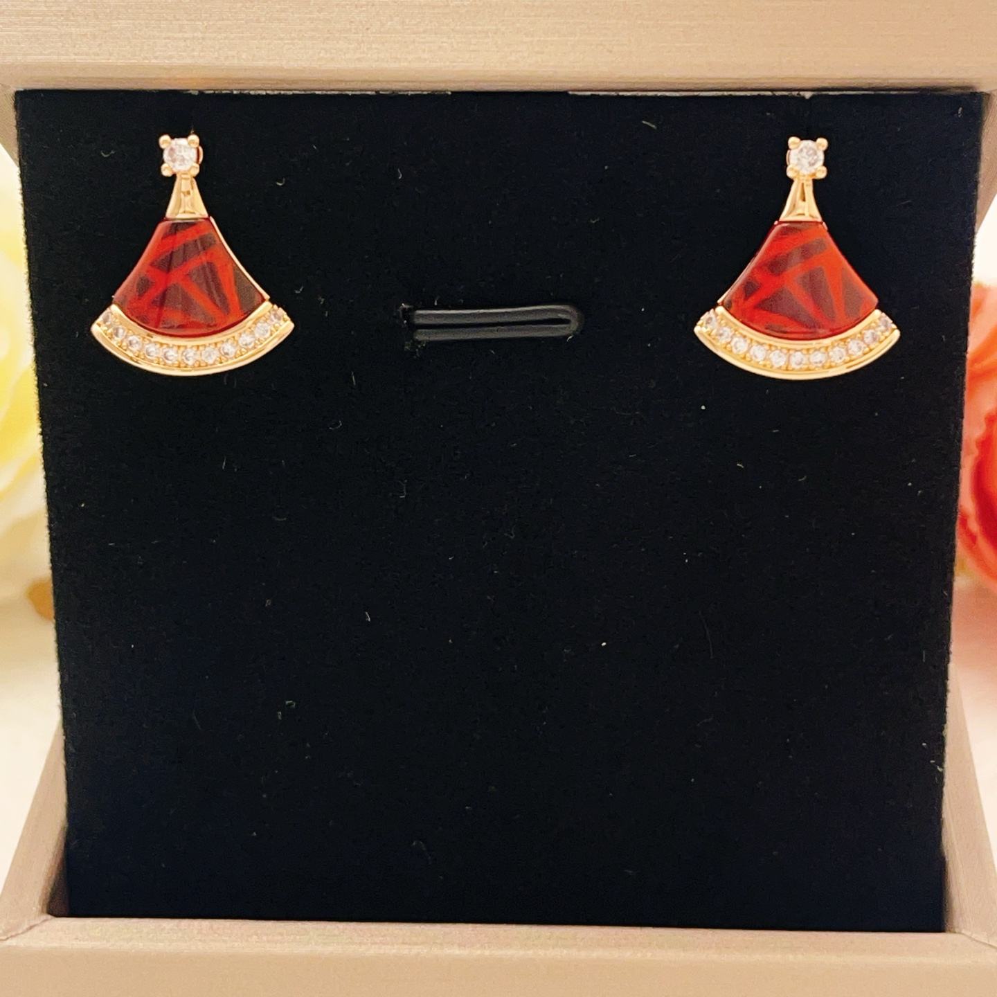 Bvlgari Divas Dream earrings rose gold metal with red carnelian and clear diamond accents 1 5cm earring length
