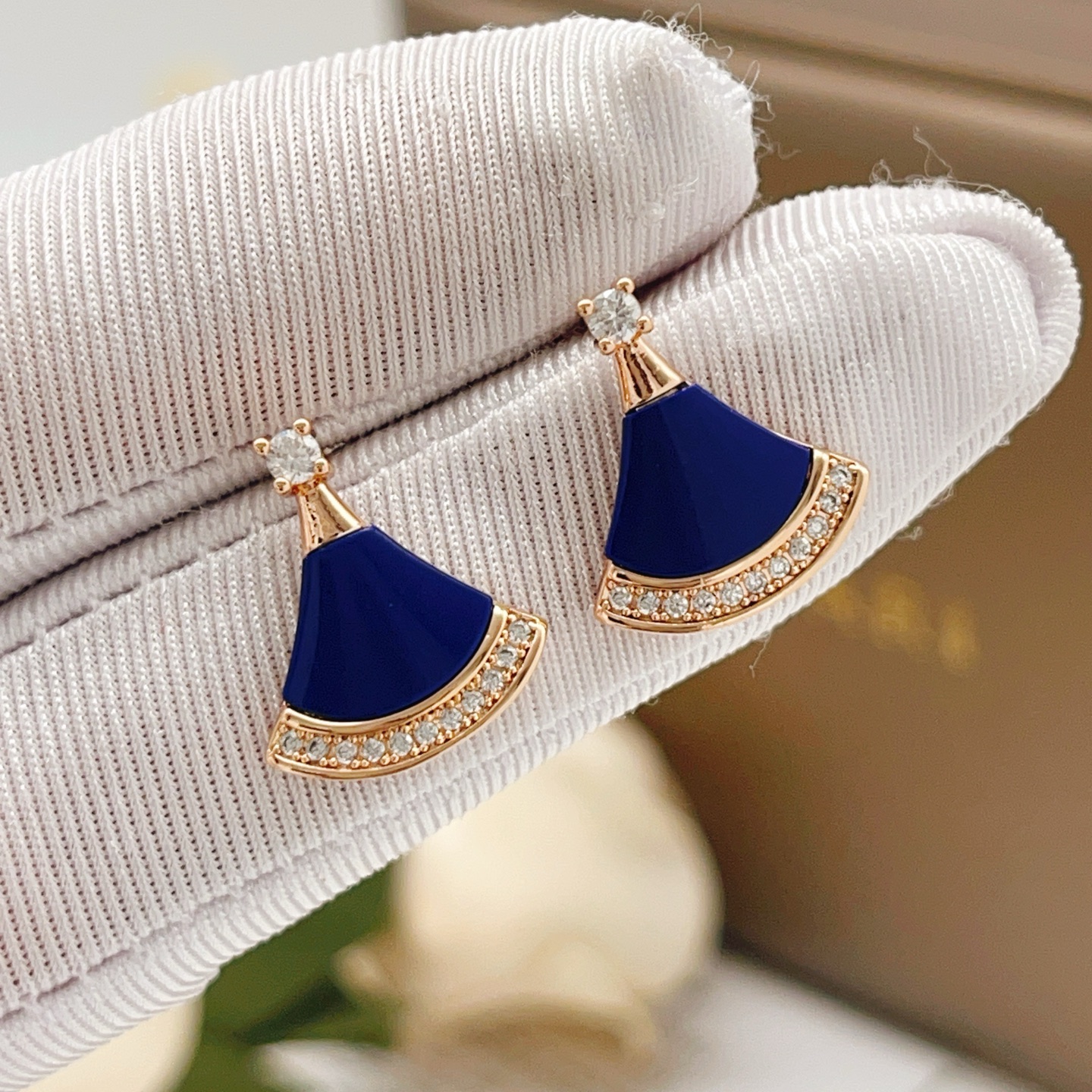 Bvlgari Divas Dream earrings Rose gold lapis lazuli blue clear diamond accents 1 6cm drop length