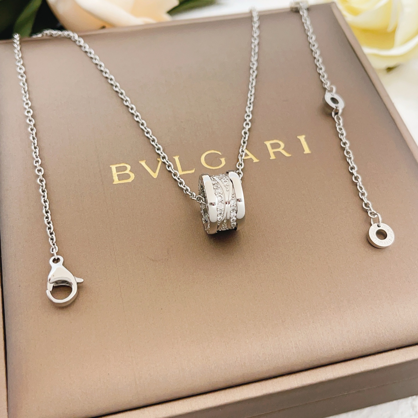 Bvlgari B zero1 necklace silver-toned metal with clear pave diamonds 40-45cm adjustable