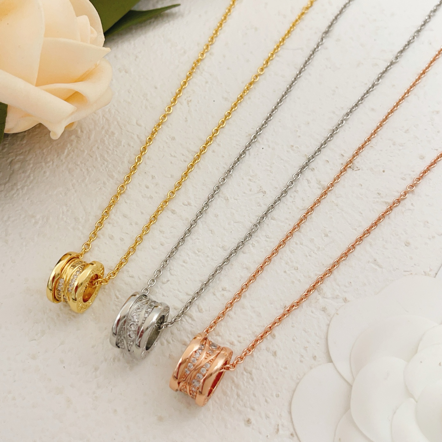 Bvlgari B zero1 necklace Rose gold with clear diamond pave accents 40-45cm adjustable