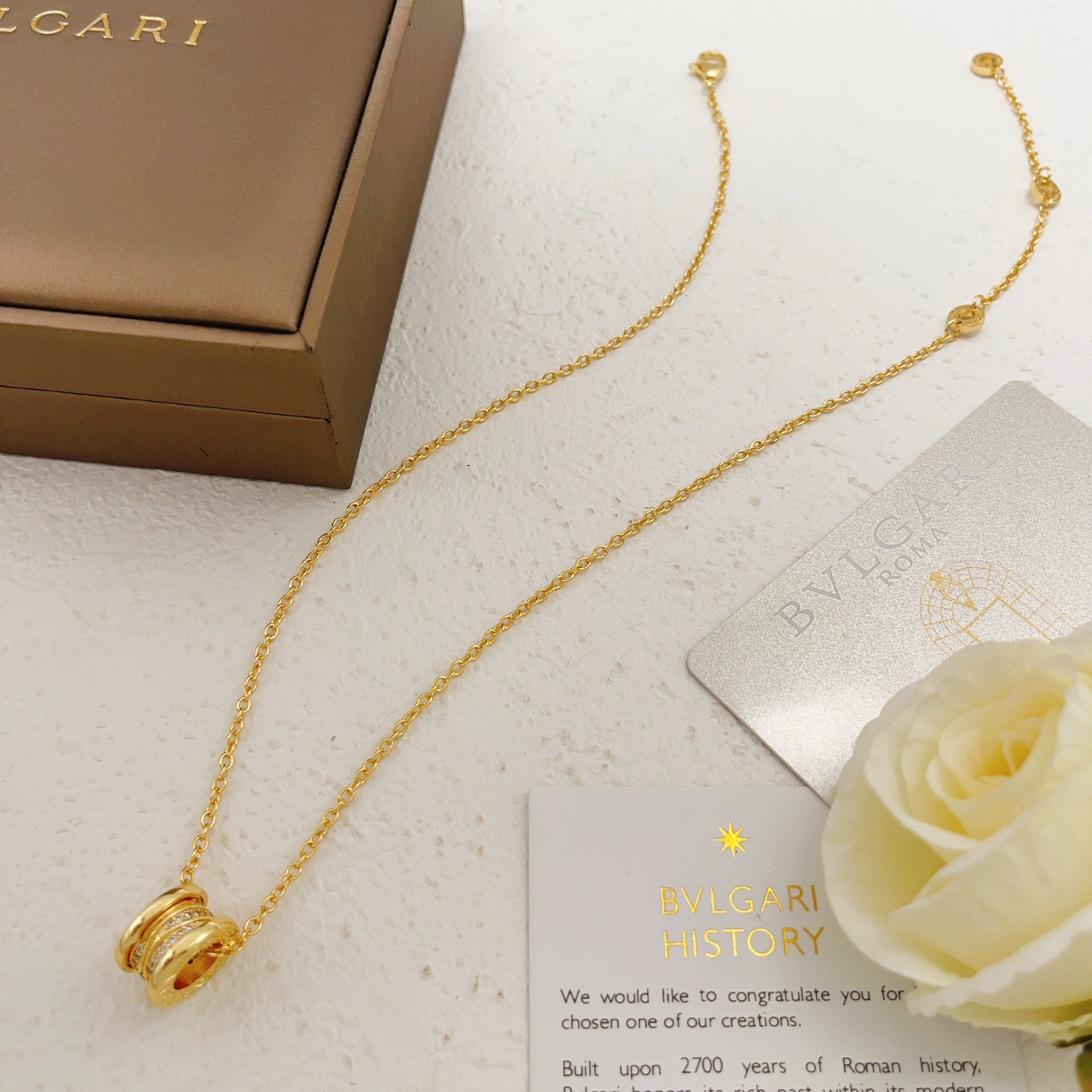 Bvlgari B zero1 necklace yellow gold with clear diamond accents 40-45cm adjustable