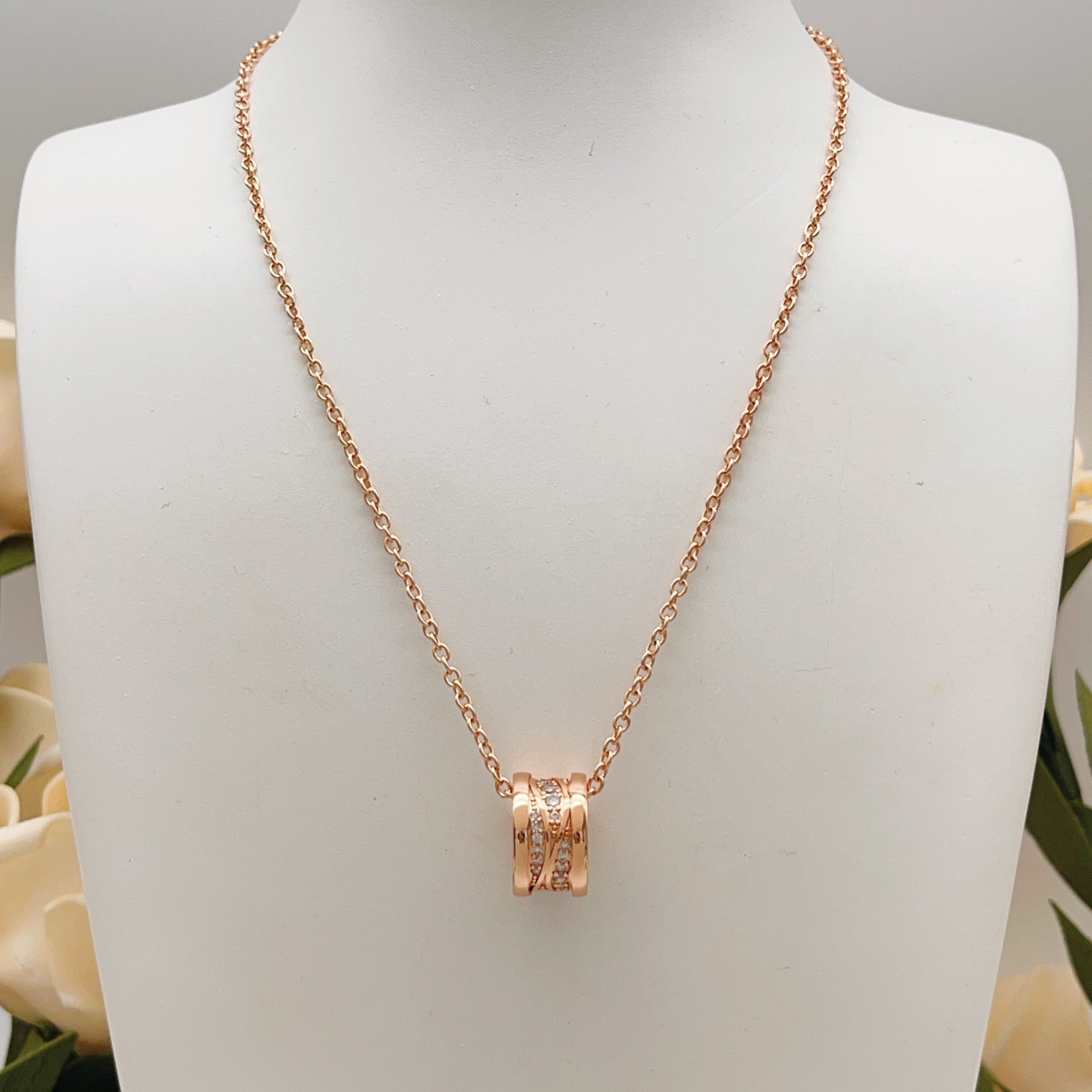 Bvlgari B zero1 necklace Rose gold with clear diamond pave accents 40-45cm adjustable