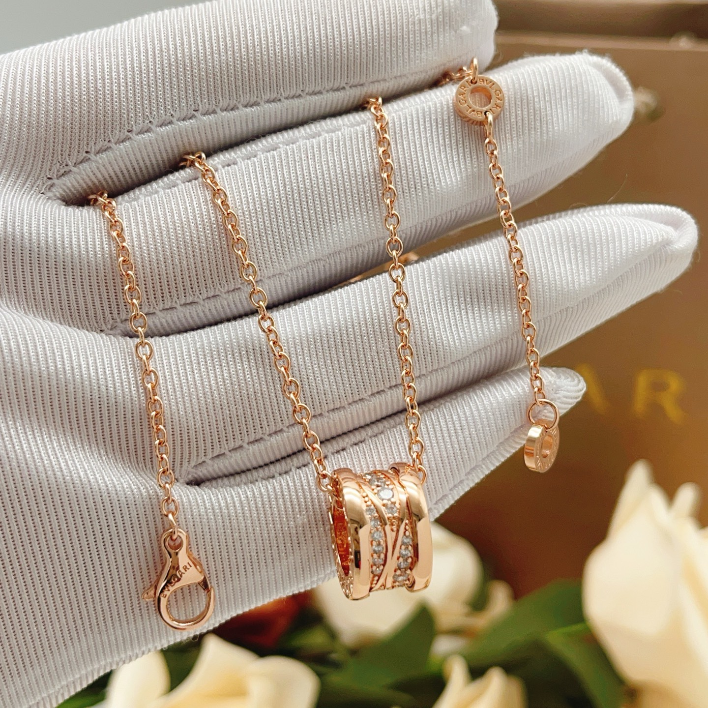 Bvlgari B zero1 necklace Rose gold with clear diamond pave accents 40-45cm adjustable