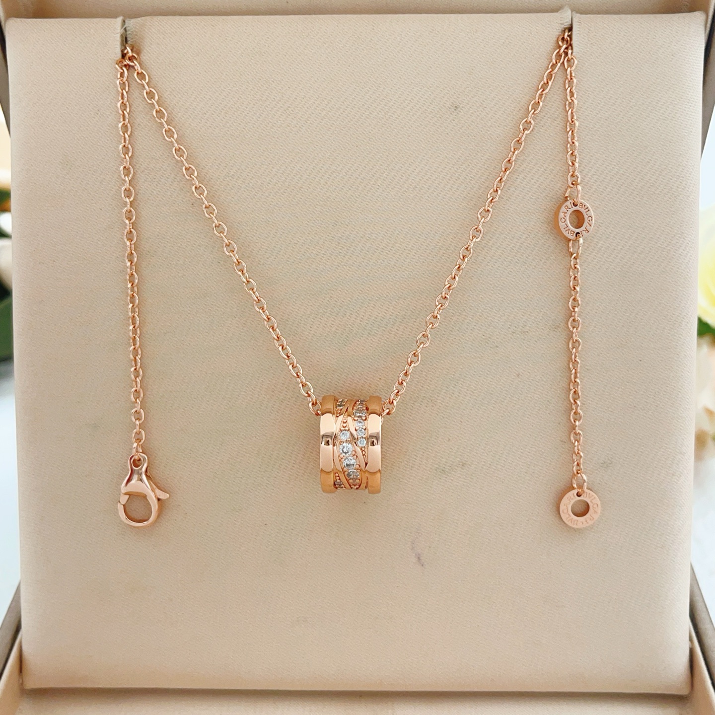 Bvlgari B zero1 necklace Rose gold with clear diamond pave accents 40-45cm adjustable