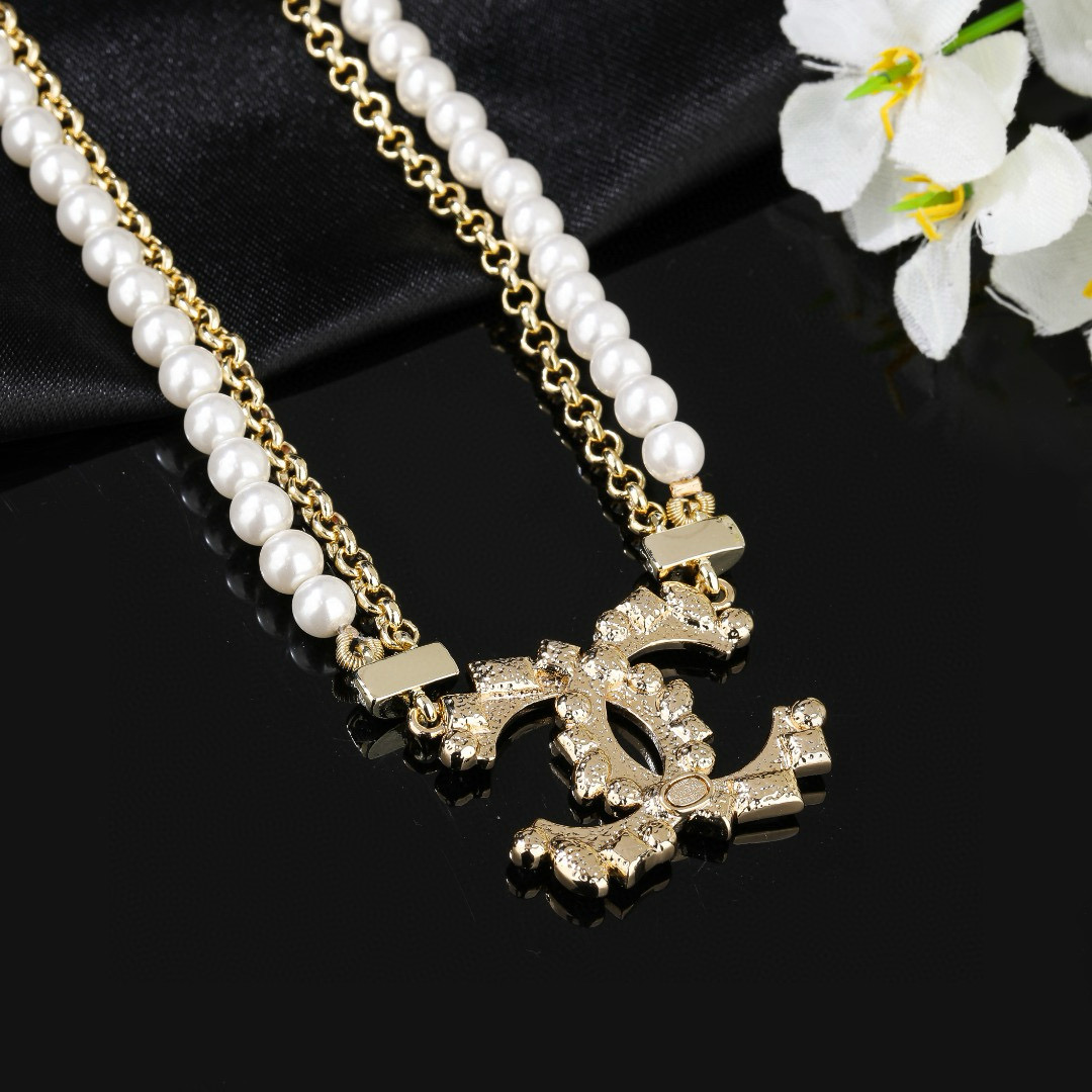 Chanel CC Crystal Pearl Choker necklace gold-tone metal white faux pearl clear crystal 40cm with 5cm extender