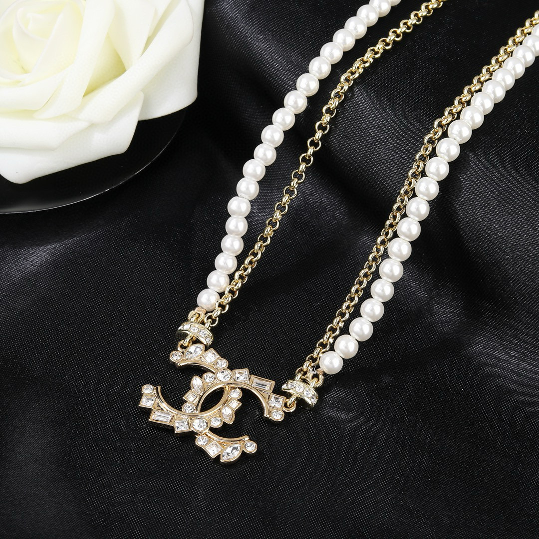 Chanel CC Crystal Pearl Choker necklace gold-tone metal white faux pearl clear crystal 40cm with 5cm extender
