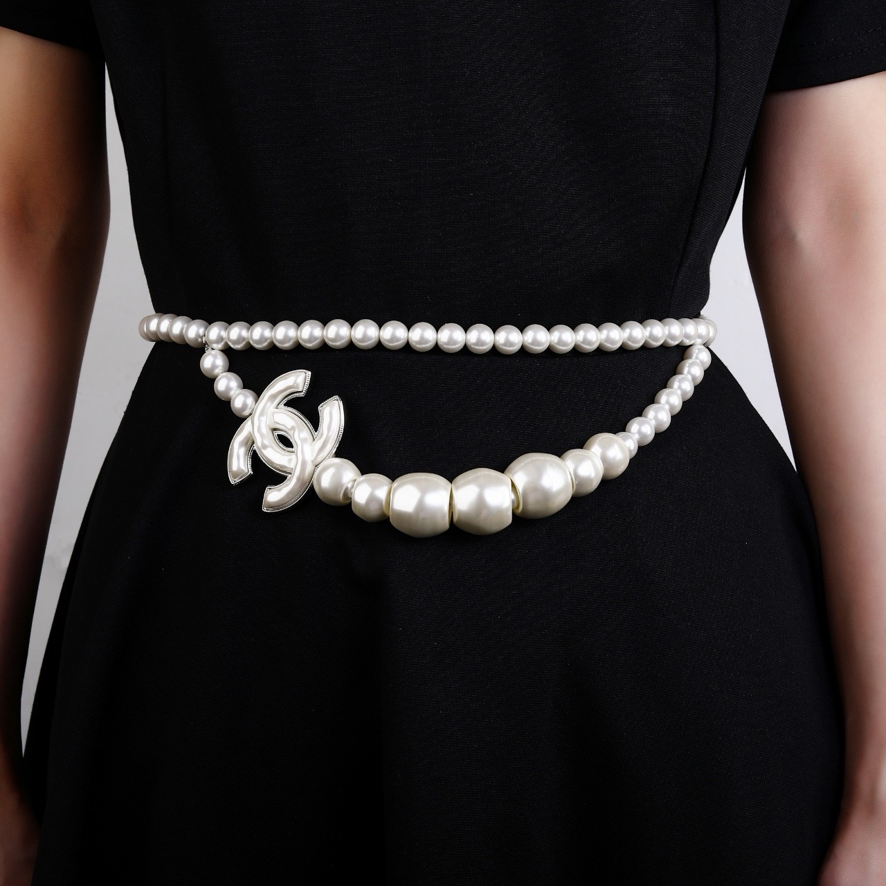 Chanel Goose CC Pearl Waist Chain necklace silver-tone metal white faux pearl 80cm adjustable