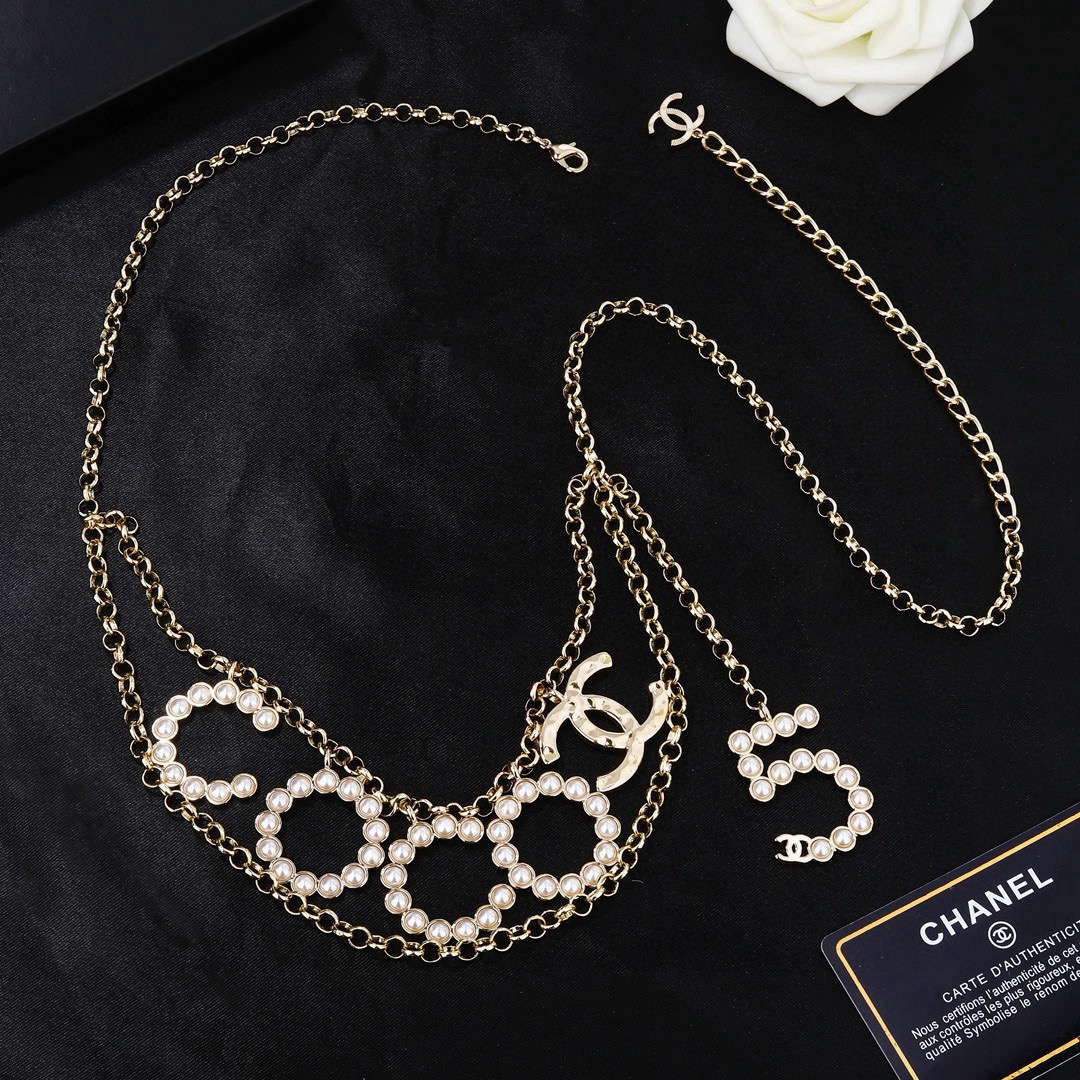 Chanel CC Logo COCO No 5 Pearl Charm Chain necklace Gold-tone metal white faux pearl 80cm