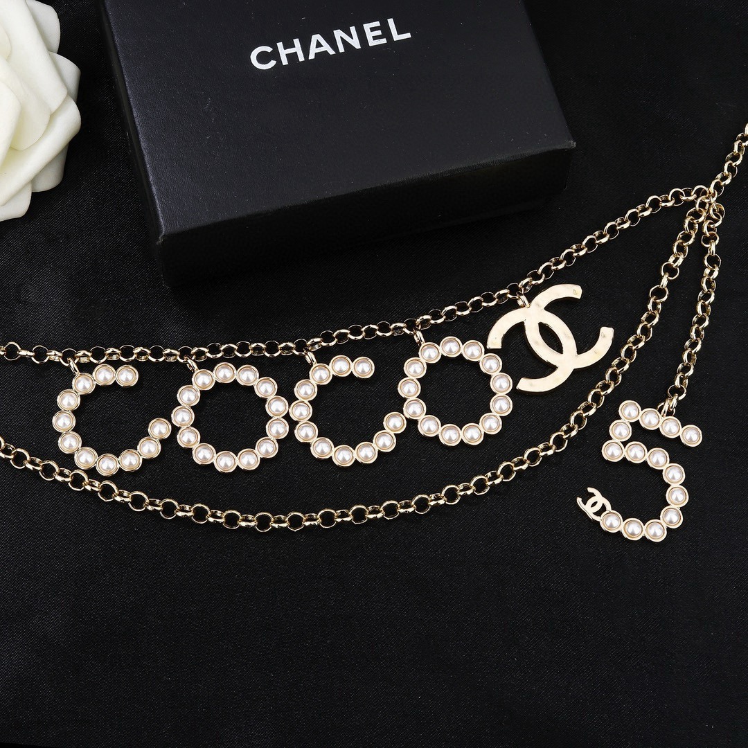 Chanel CC Logo COCO No 5 Pearl Charm Chain necklace Gold-tone metal white faux pearl 80cm