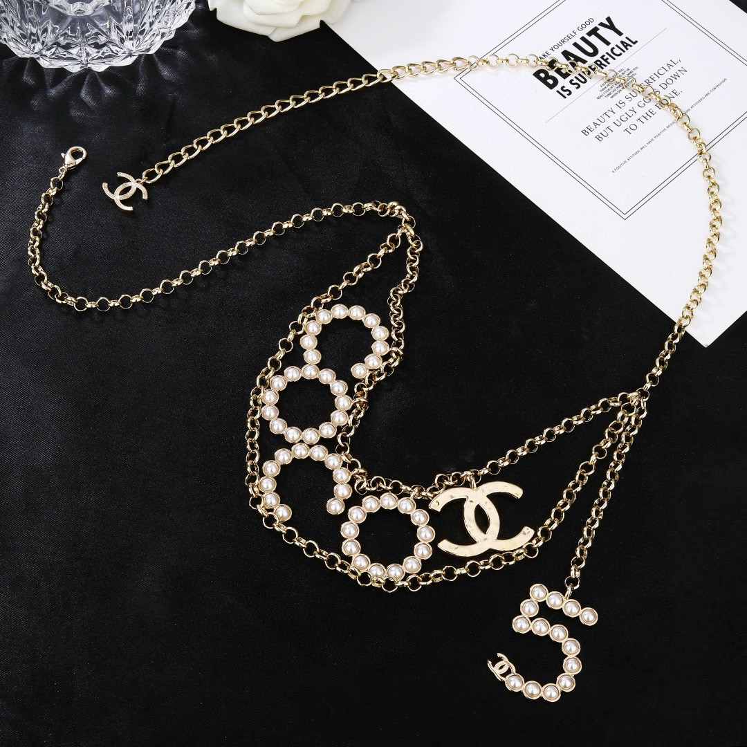 Chanel CC Logo COCO No 5 Pearl Charm Chain necklace Gold-tone metal white faux pearl 80cm