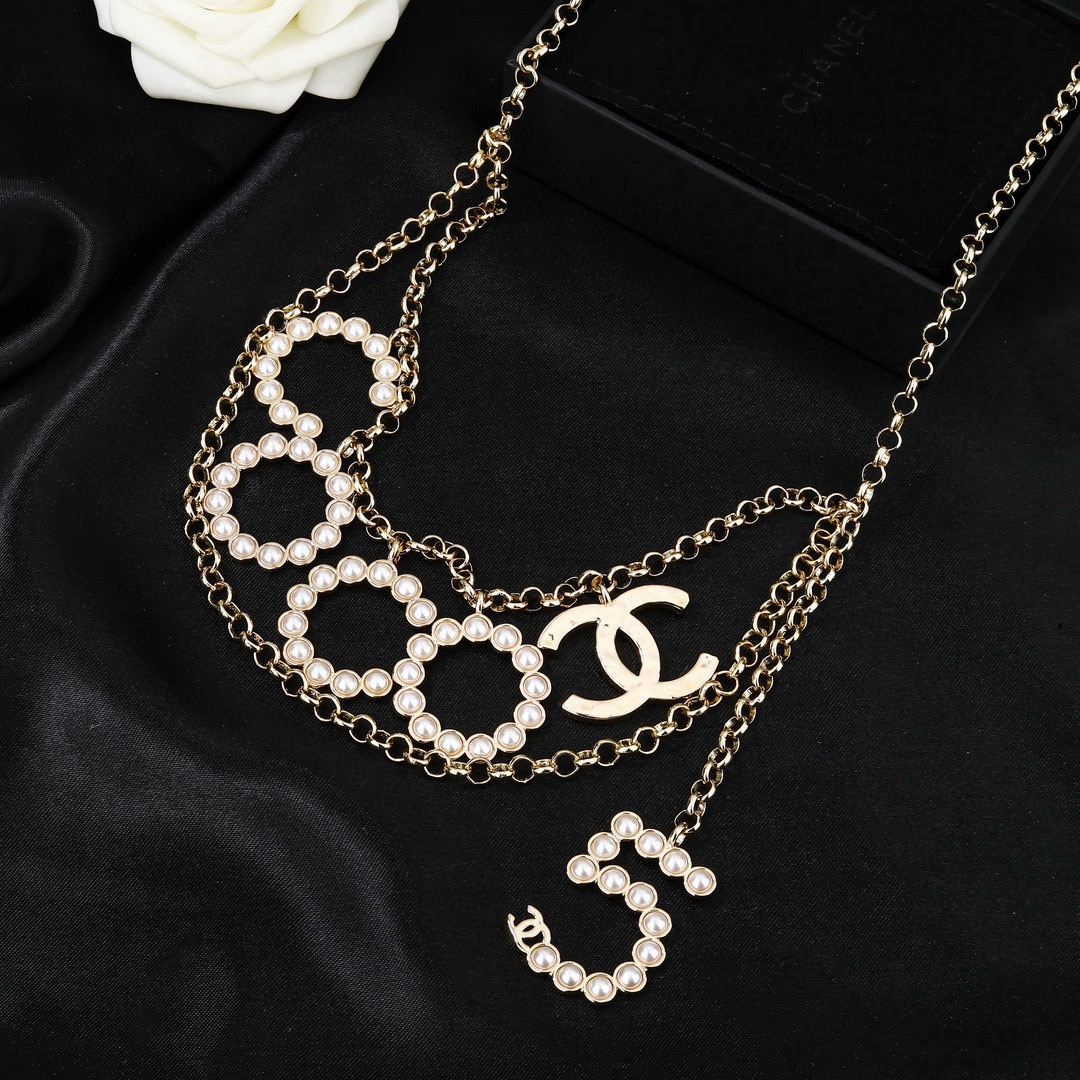 Chanel CC Logo COCO No 5 Pearl Charm Chain necklace Gold-tone metal white faux pearl 80cm