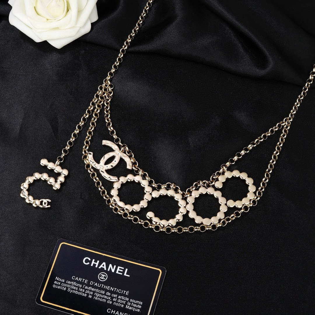 Chanel CC Logo COCO No 5 Pearl Charm Chain necklace Gold-tone metal white faux pearl 80cm