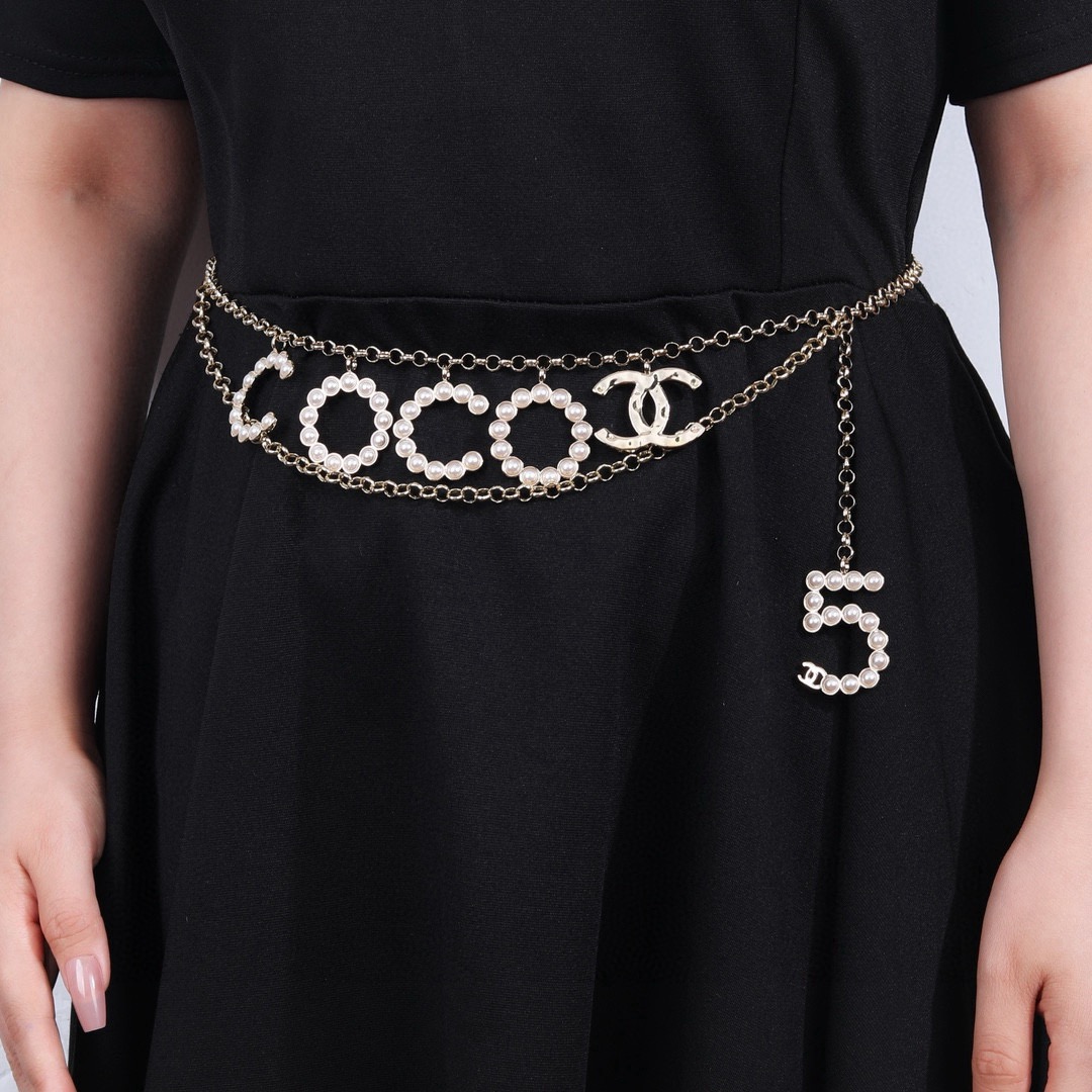 Chanel CC Logo COCO No 5 Pearl Charm Chain necklace Gold-tone metal white faux pearl 80cm