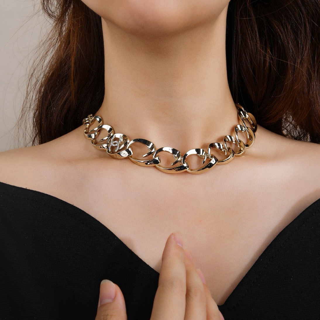 Chanel CC Crystal Chunky Chain Choker necklace light gold metal with clear crystal accents 40cm with 5cm extender