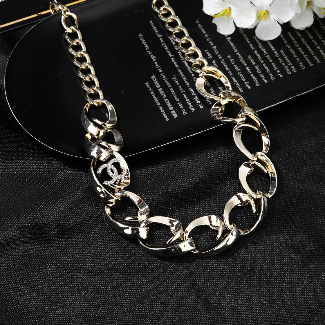Chanel CC Crystal Chunky Chain Choker necklace light gold metal with clear crystal accents 40cm with 5cm extender