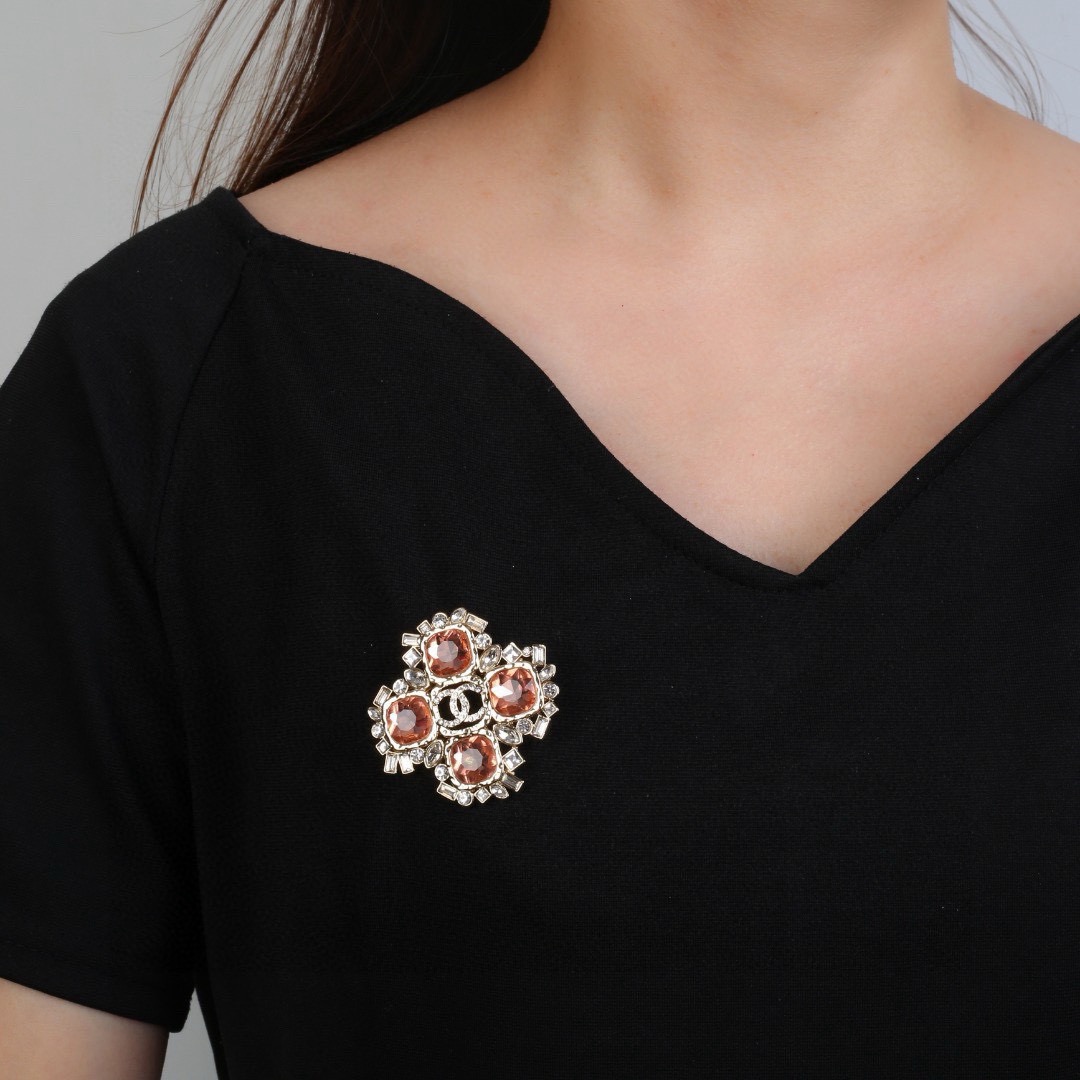 Chanel CC Logo Crystal Brooch brooch gold tone metal with peach cushion crystals and clear faceted crystals 4cm width