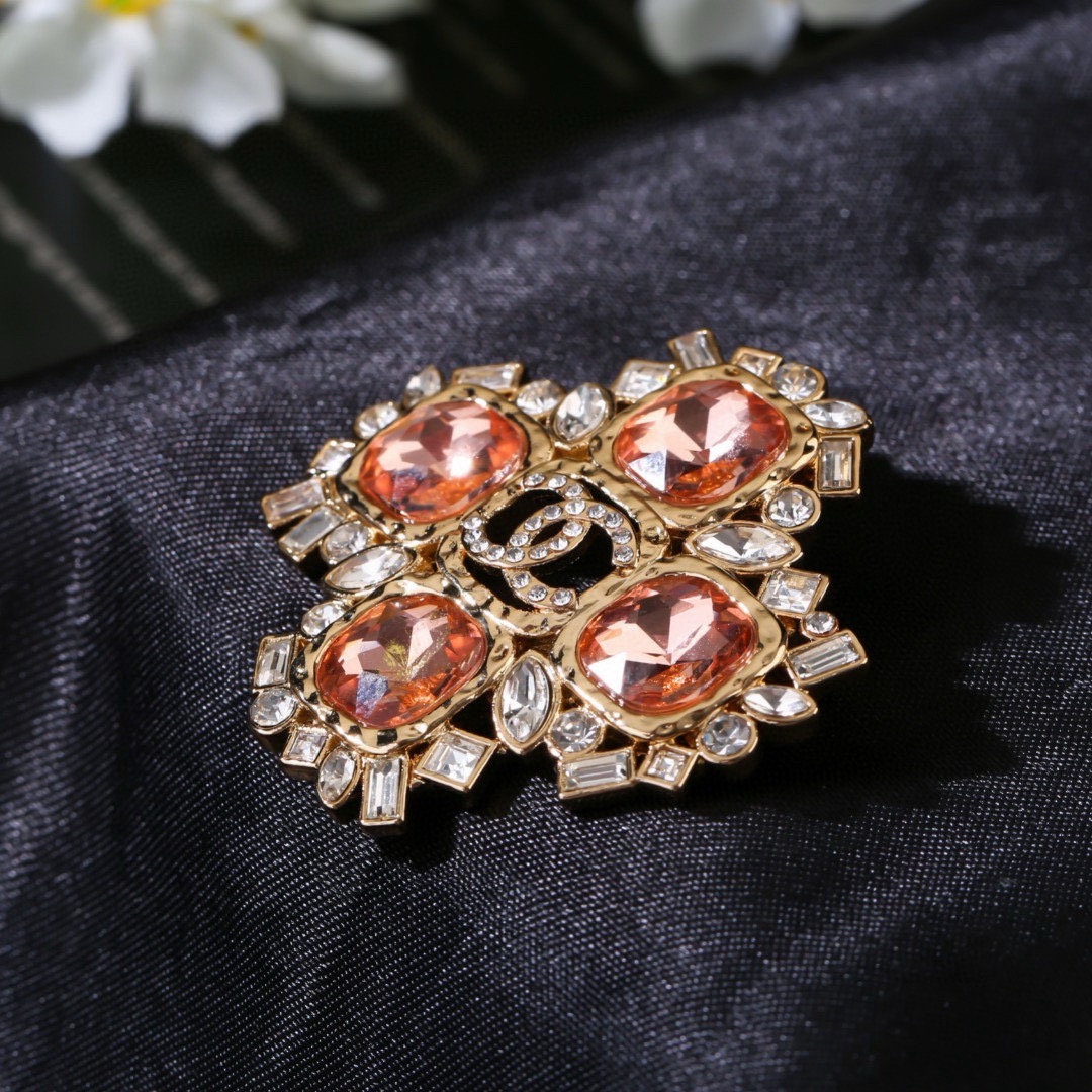 Chanel CC Logo Crystal Brooch brooch gold tone metal with peach cushion crystals and clear faceted crystals 4cm width
