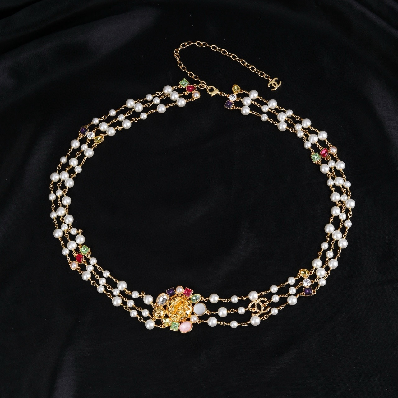 Chanel 2025 26 necklace gold white