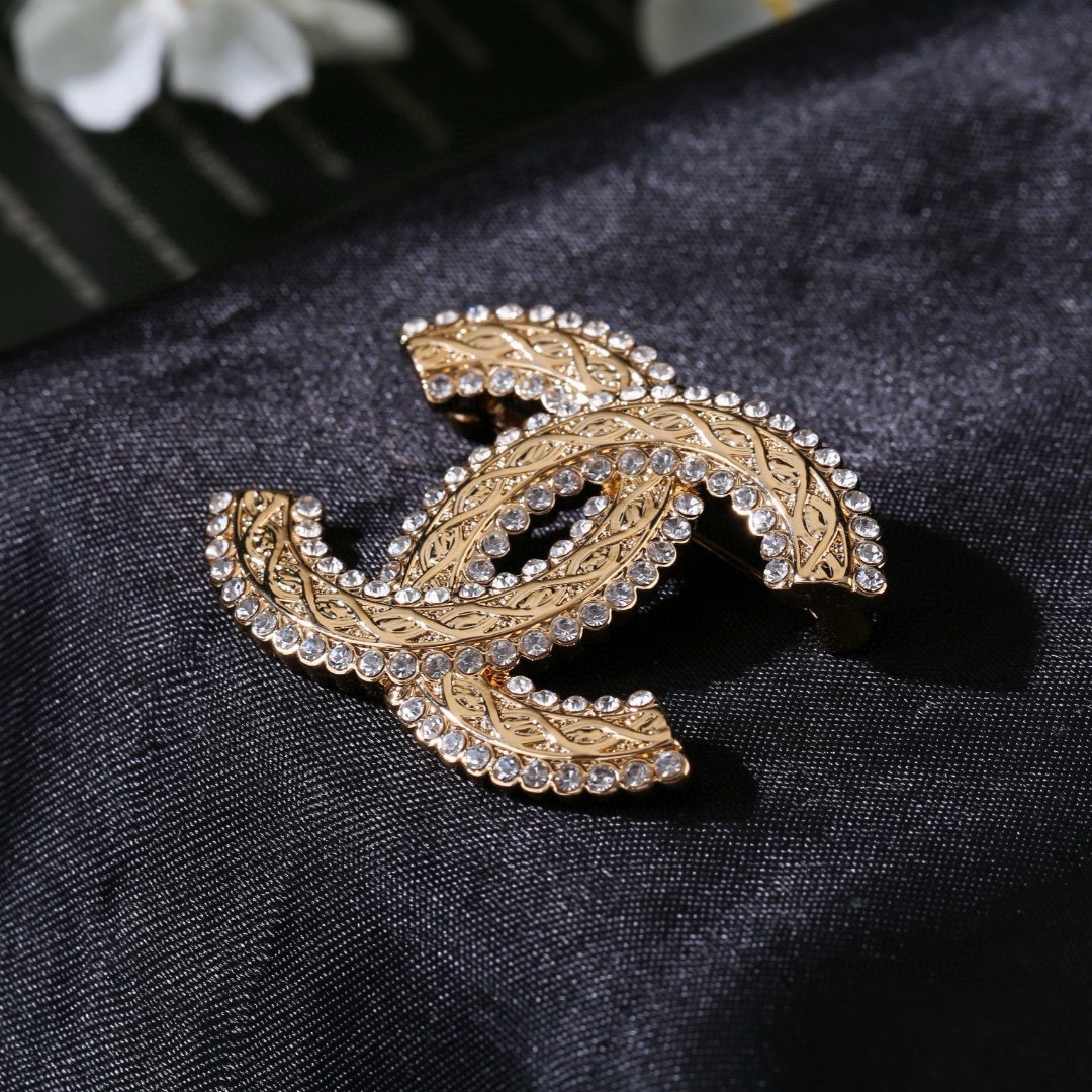 Chanel CC Logo Crystal Embellished Brooch brooch gold-tone metal with clear faceted crystals 3 5cm width