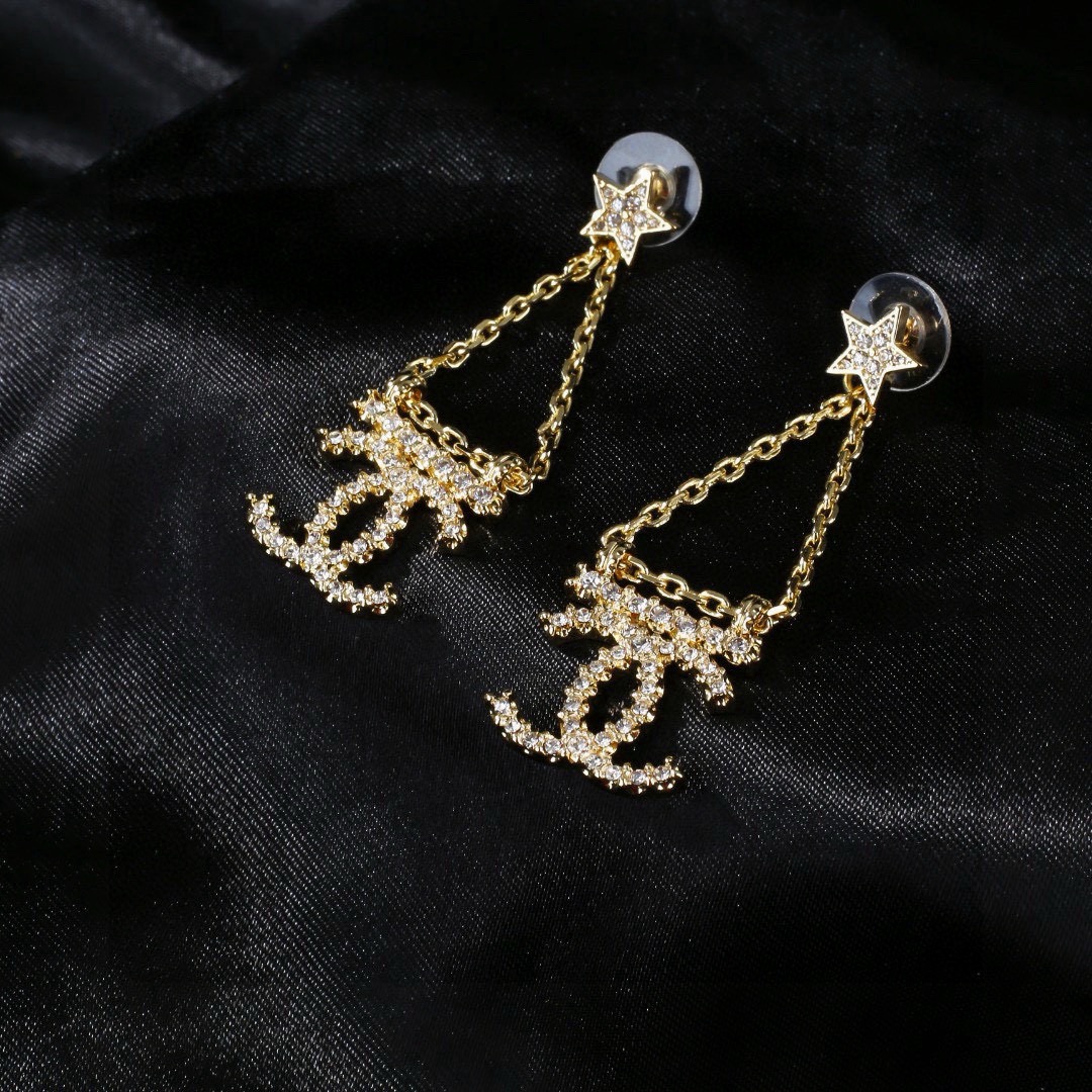 Chanel CC Star Chain Drop Earrings earrings gold-tone metal with clear crystal accents 4 5cm drop length