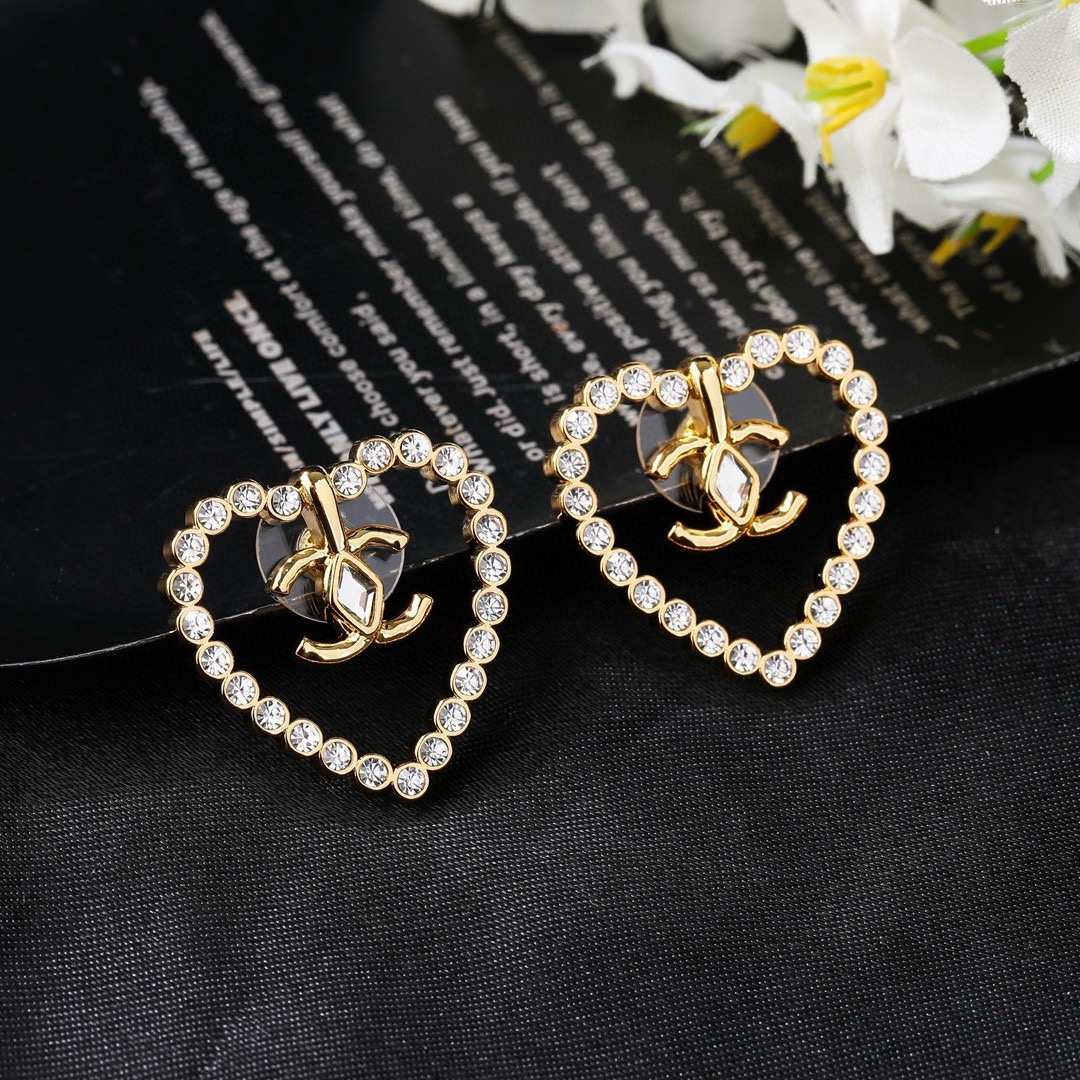 Chanel CC Heart Crystal Stud Earrings earrings gold-tone metal with clear faceted crystals 2 2cm diameter