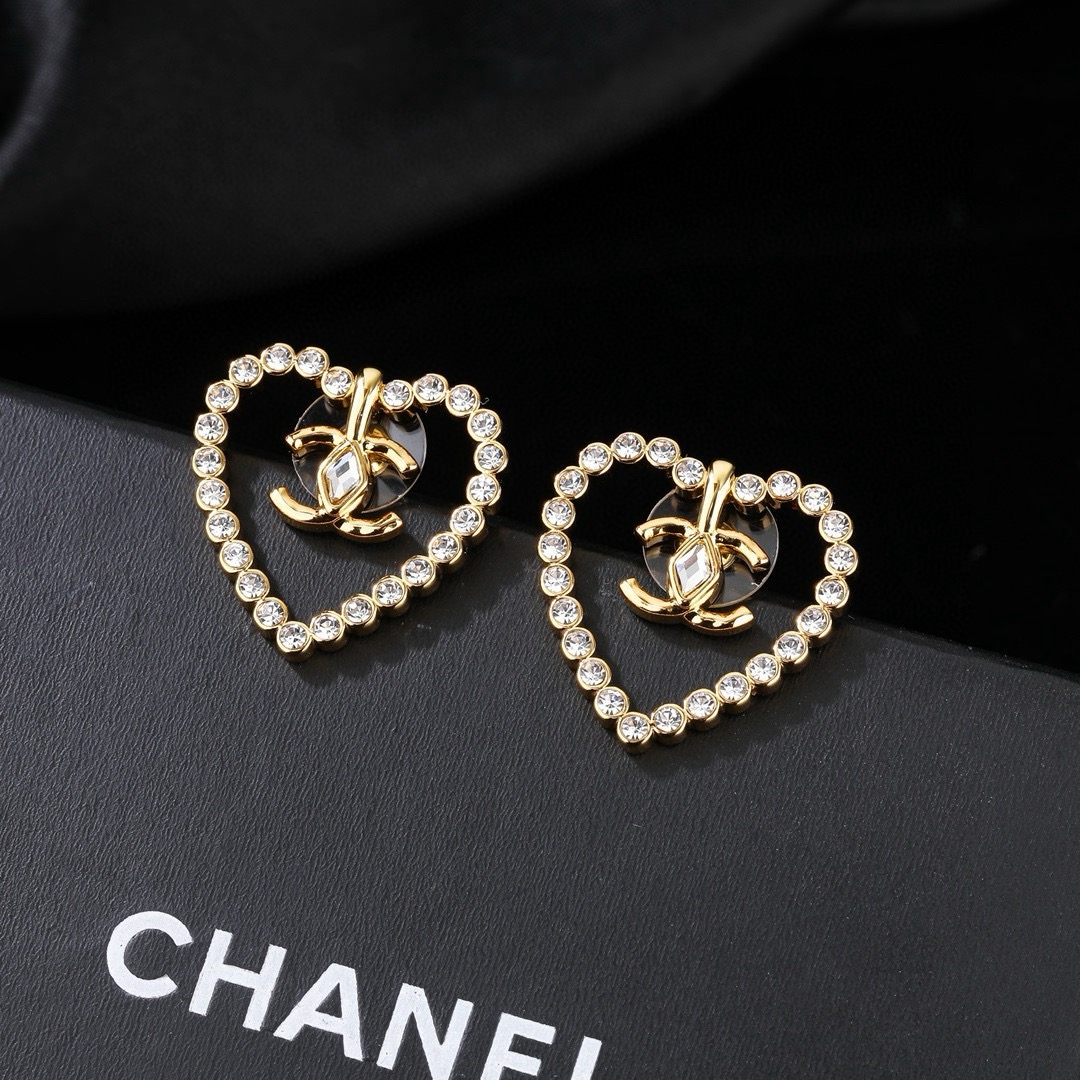 Chanel CC Heart Crystal Stud Earrings earrings gold-tone metal with clear faceted crystals 2 2cm diameter