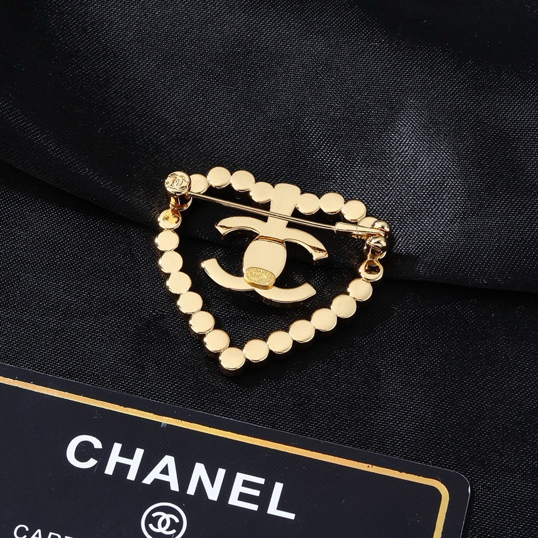 Chanel CC Heart Crystal Brooch brooch gold tone metal with clear faceted crystals 3cm width