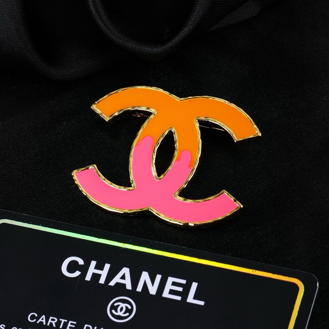 Chanel CC Logo Gradient Enamel Brooch brooch Gold-tone metal with orange and pink enamel 3cm width