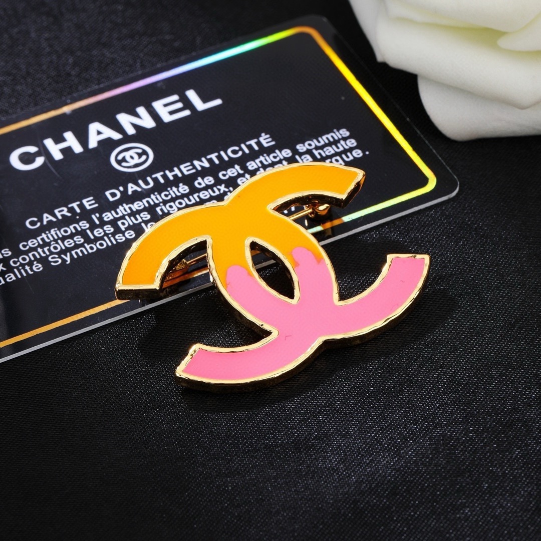 Chanel CC Logo Gradient Enamel Brooch brooch Gold-tone metal with orange and pink enamel 3cm width
