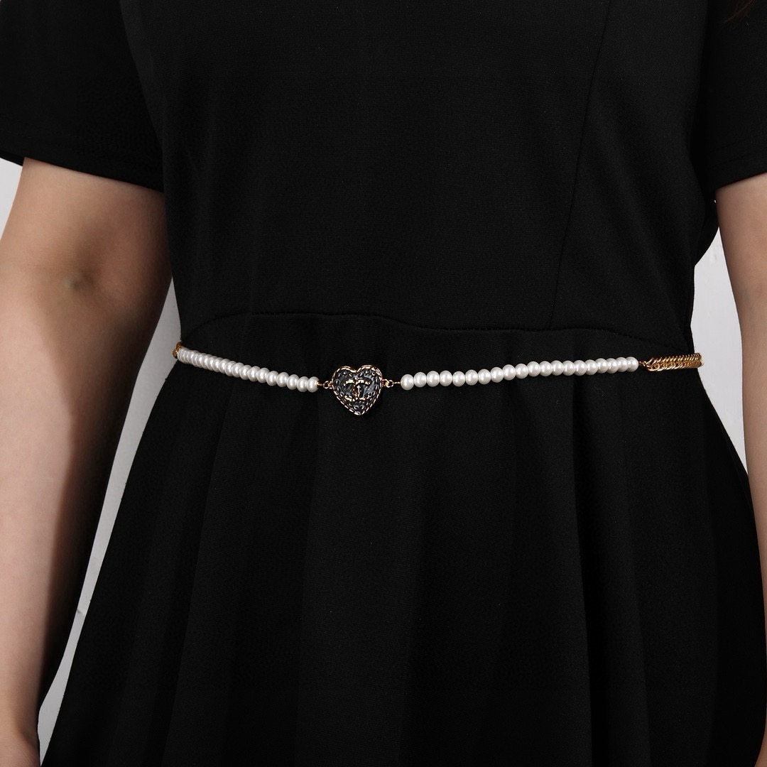 Chanel CC Logo Denim Heart Pearl necklace Gold-tone metal white faux pearl dark blue denim 40cm with 5cm extender