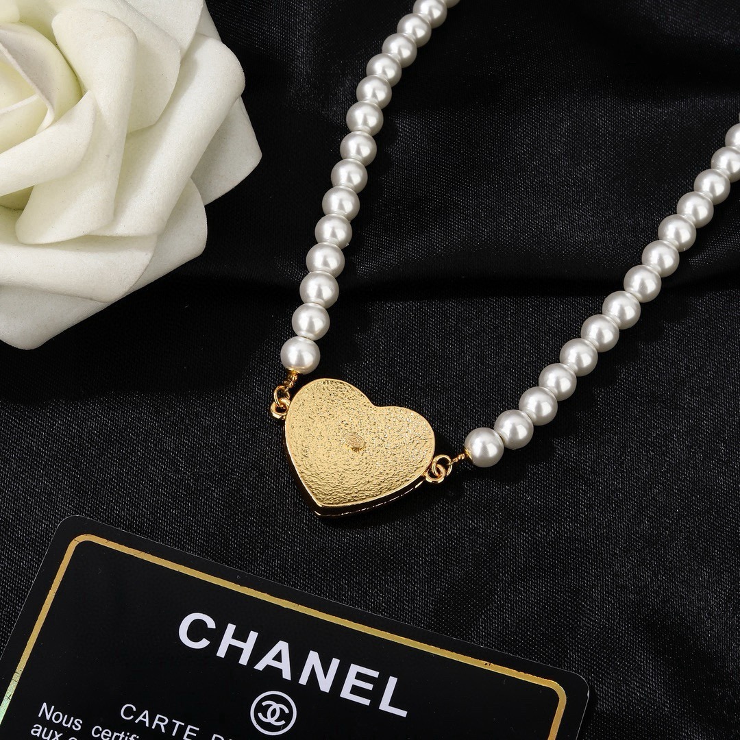Chanel CC Logo Denim Heart Pearl necklace Gold-tone metal white faux pearl dark blue denim 40cm with 5cm extender