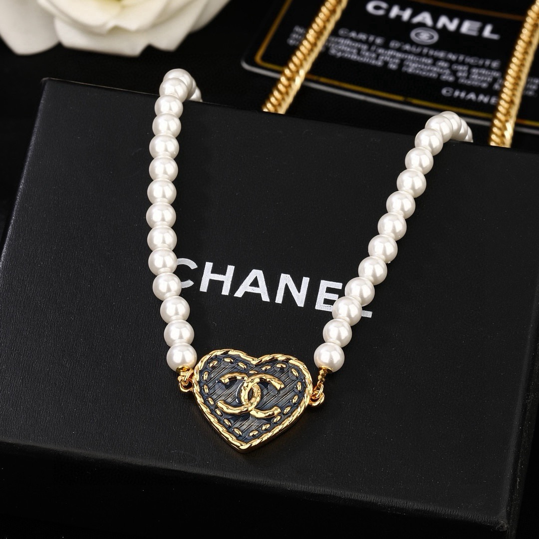 Chanel CC Logo Denim Heart Pearl necklace Gold-tone metal white faux pearl dark blue denim 40cm with 5cm extender