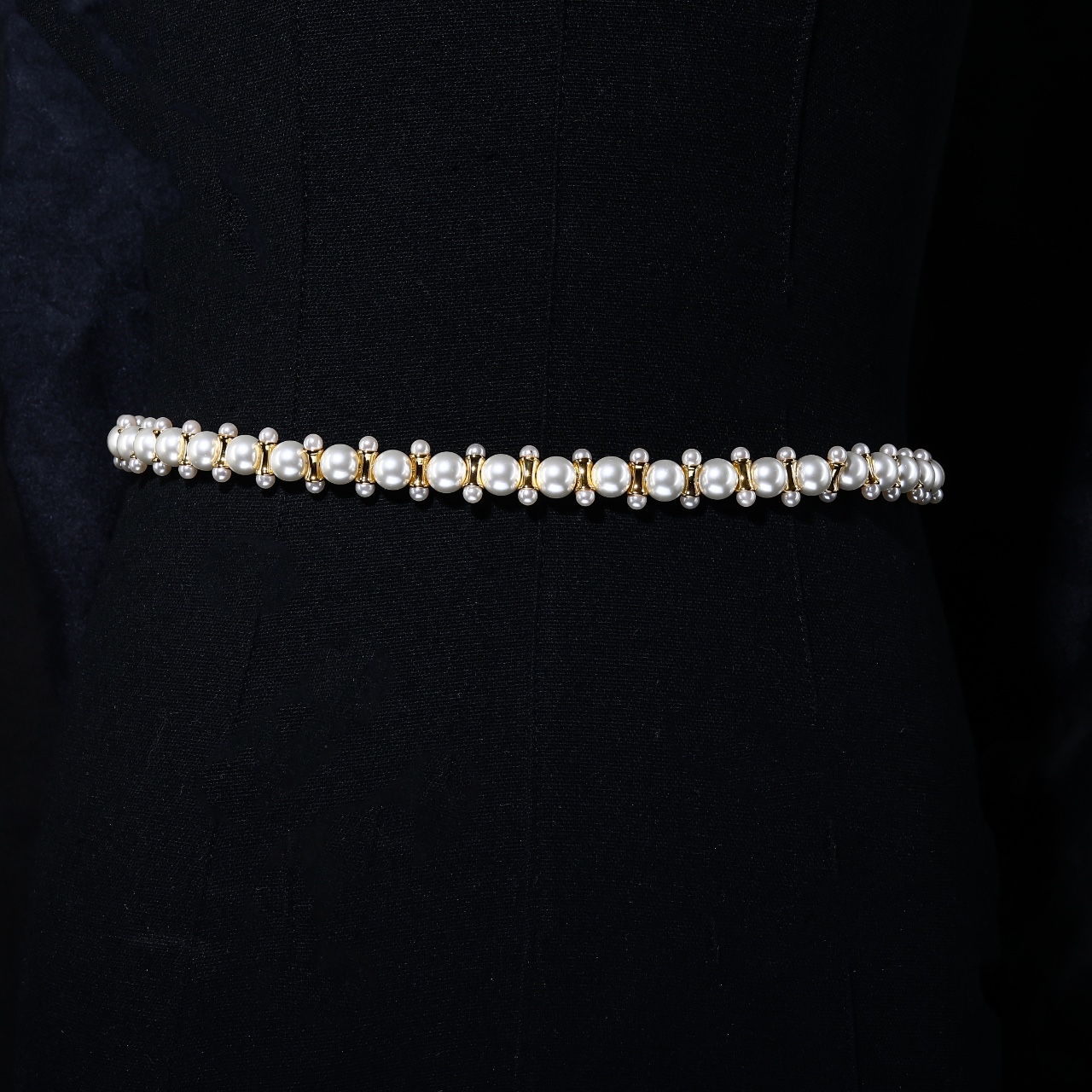 Chanel CC Logo Pearl Chain necklace gold tone metal white faux pearl 42cm with 7cm extender