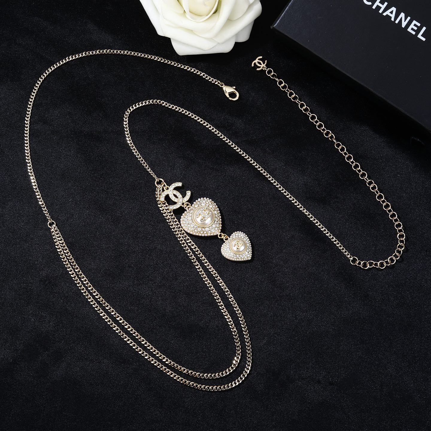 Chanel Goose Double Heart CC Charm Waist Chain necklace Gold-tone metal clear crystal cream faux pearl 80cm