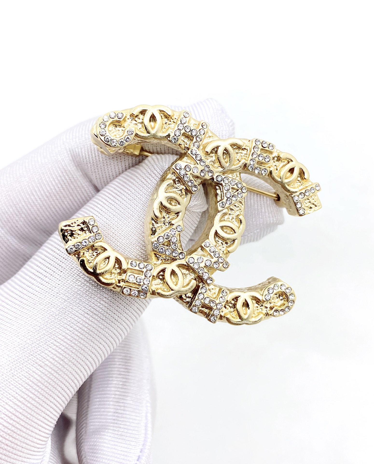Chanel CC Logo Crystal Letter Brooch brooch gold tone metal with clear crystal rhinestones 4 5cm width