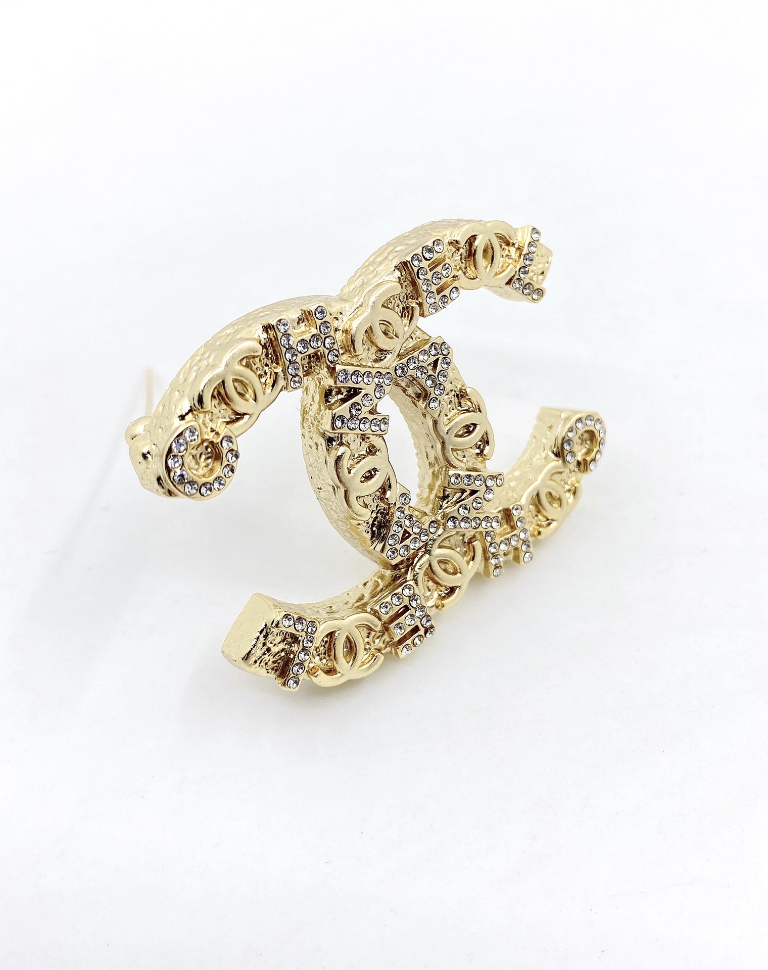 Chanel CC Logo Crystal Letter Brooch brooch gold tone metal with clear crystal rhinestones 4 5cm width